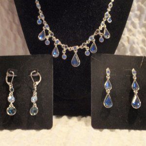 Elegant dark and light blue rhinestones on silver finish Necklace and 2 earrings